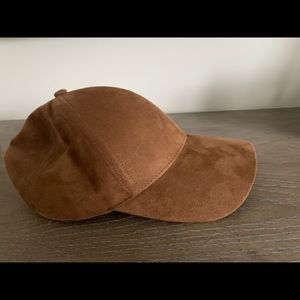 NWOT! Aritzia Wilfred Free Faux Suede Hat